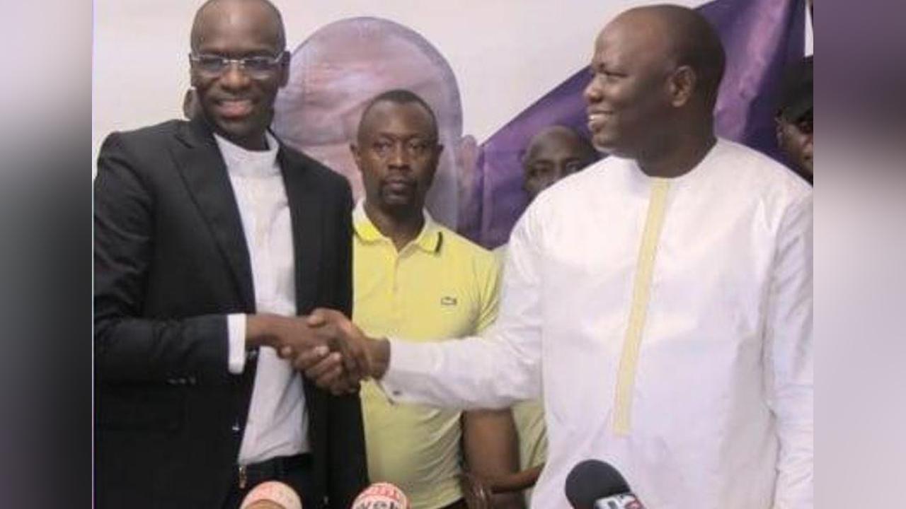 3010 parrains pour Amadou Ba : Le DG de l’AIBD, Abdoulaye Dièye, décroche un lieutenant de Idrissa Seck 3010 parrains pour Amadou Ba : Le DG de l’AIBD, Abdoulaye Dièye, décroche un lieutenant de Idrissa Seck