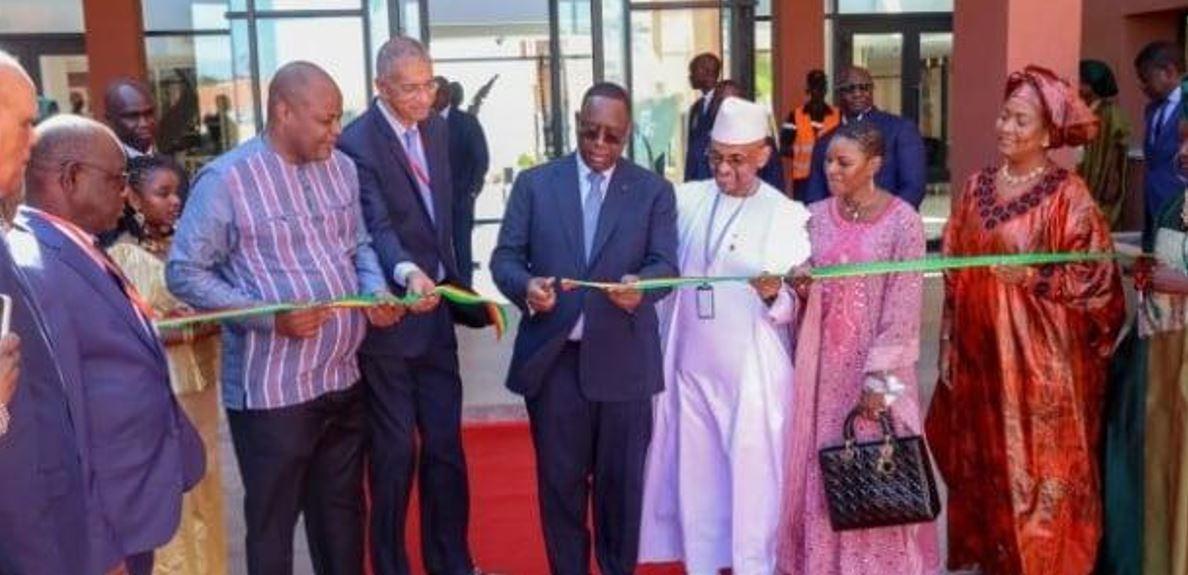 Macky Sall inaugure un nouvel hôtel 4 étoiles à Dakar