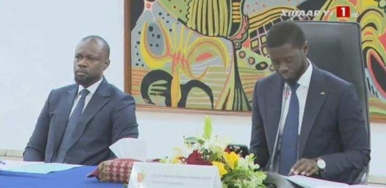 Artisanat : Diomaye Faye recevra Sonko, Mountaga Diao et les 14 présidents des Chambres des métiers du Sénégal, bientôt Artisanat : Diomaye Faye recevra Sonko, Mountaga Diao et les 14 présidents des Chambres des métiers du Sénégal, bientôt