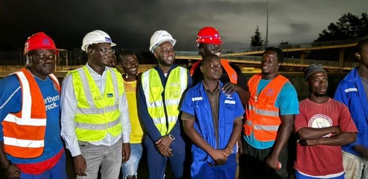 Passerelle de Patte d’Oie qui menaçait de s’effondrer : El Malick Ndiaye a assisté aux travaux de l’AGEROUTE Passerelle de Patte d’Oie qui menaçait de s’effondrer : El Malick Ndiaye a assisté aux travaux de l’AGEROUTE