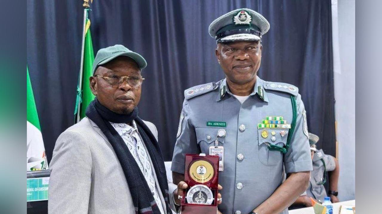 Administrations douanières de l’Afrique de l’Ouest et du Centre (OMD-AOC): l’Insp. Général Amadou KONATE prend fonction en tant que Vice-président pour un an Administrations douanières de l’Afrique de l’Ouest et du Centre (OMD-AOC): l’Insp. Général Amadou KONATE prend fonction en tant que Vice-président pour un an