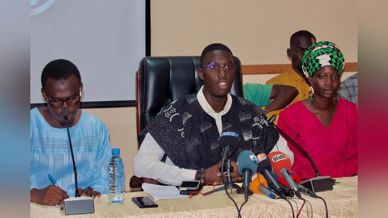 Une plateforme de lutte contre la présence militaire française a été lancée au Sénégal Une plateforme de lutte contre la présence militaire française a été lancée au Sénégal