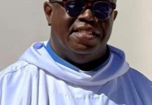 Supposée réponse à Ousmane Sonko : L’abbé Roger Gomis dément le journal « Le peuple quotidien » Supposée réponse à Ousmane Sonko : L'abbé Roger Gomis dément le journal "Le peuple quotidien"