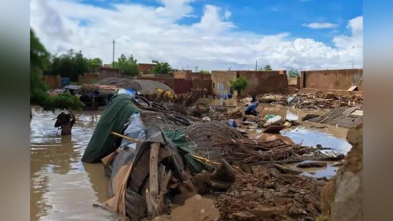 L'OIM intensifie sa réponse d'urgence aux graves inondations en Afrique de l'Ouest et du Centre L'OIM intensifie sa réponse d'urgence aux graves inondations en Afrique de l'Ouest et du Centre