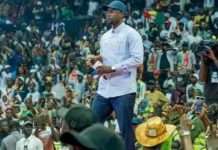 Mbacké: Les pancartes interdites au Meeting d’Ousmane Sonko Mbacké: Les pancartes interdites au Meeting d'Ousmane Sonko