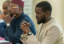 Communication Gouvernementale: Restrictions pour Ministres Communication Gouvernementale: Restrictions pour Ministres