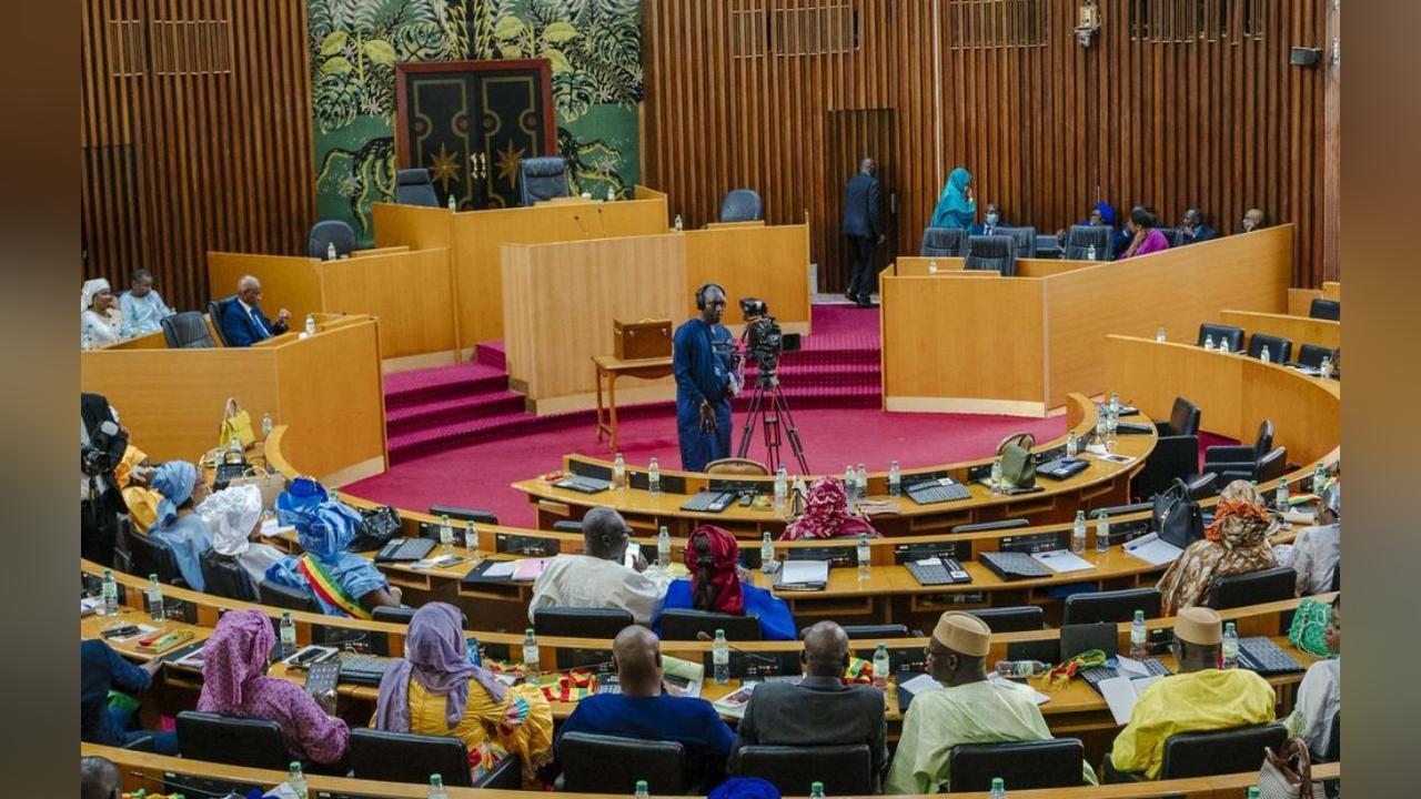 Posture des Députés Pastef dans la Crise au Sommet Posture des Députés Pastef dans la Crise au Sommet