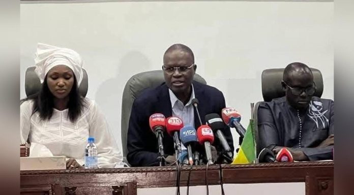 FDR Dénonce Comédie Politique À L’Assemblée Nationale FDR Dénonce Comédie Politique À L'Assemblée Nationale