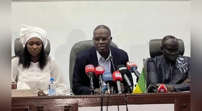 FDR Alerte sur Crise au Sommet de L’État FDR Alerte sur Crise au Sommet de L'État