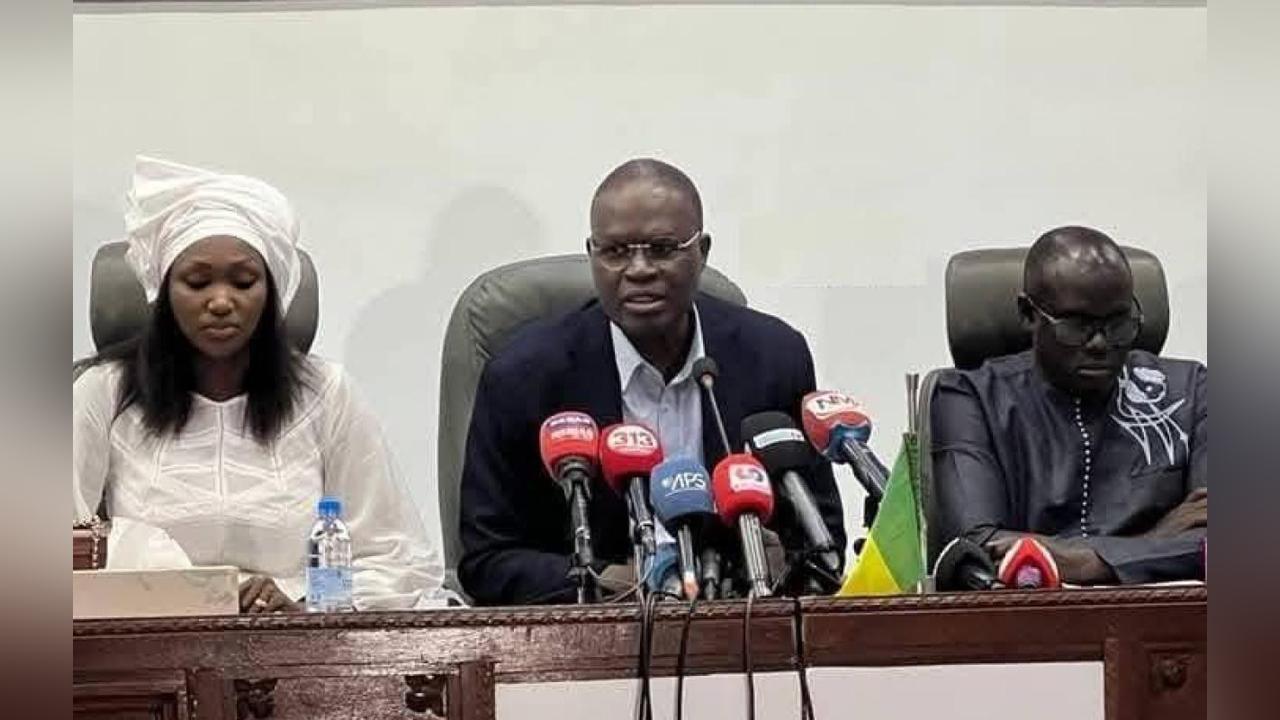 FDR Alerte sur Crise au Sommet de L'État FDR Alerte sur Crise au Sommet de L'État