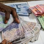 Coûts Immédiats et Bénéfices Différés en Politique Coûts Immédiats et Bénéfices Différés en Politique