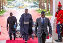 Santé, Éducation et Infrastructures au Sénégal Santé, Éducation et Infrastructures au Sénégal