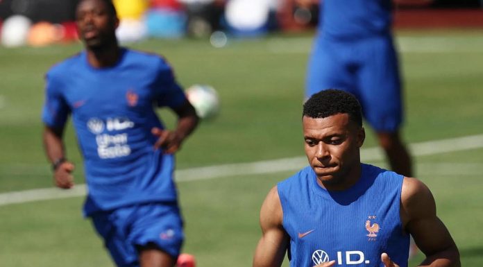 Mbappé Suscite la Polémique Avant le Sénégal Mbappé Suscite la Polémique Avant le Sénégal