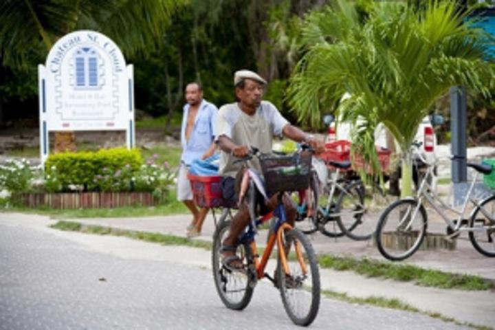 seychelles-bicycle-friendly-la-digue-island-gets-tougher-transport-rules-in-a-bid-to-make-it