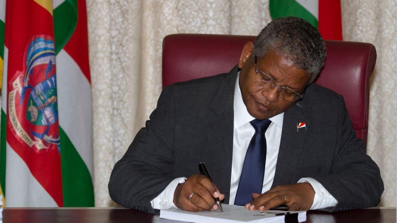 Cabinet business Cabinet business