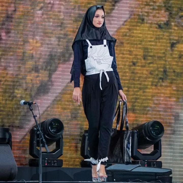 Designer dazzles Praslinois ahead of World Fashion Show in Beverly Hills Designer dazzles Praslinois ahead of World Fashion Show in Beverly Hills