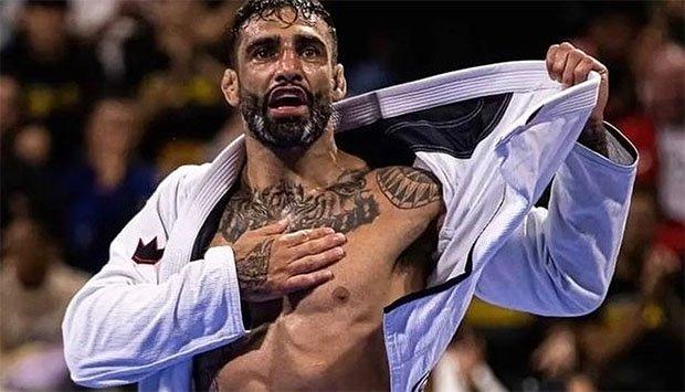 Jiu-jitsu world champion shot in the head after an argument in a nightclub Jiu-jitsu world champion shot in the head after an argument in a nightclub