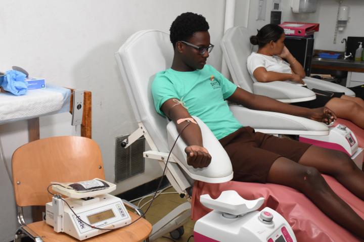 Some 40 young people donate blood in ‘Let’s give back’ blood drive Some 40 young people donate blood in ‘Let’s give back’ blood drive