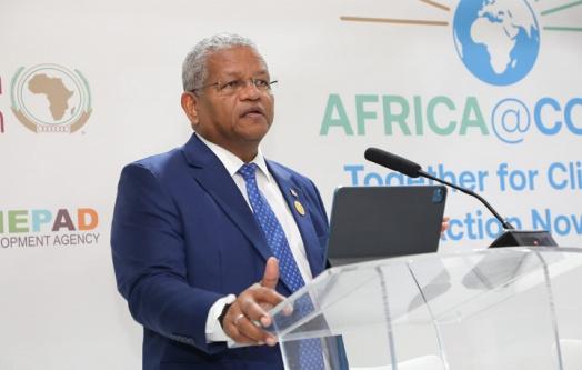 Seychelles’ President calls on all partners to rally their support and to turn vision into tangible actions to further initiate the The Great Blue Wall (GBW) - Accelerating and Scaling Up Ocean Action in the Western Indian Ocean Seychelles’ President calls on all partners to rally their support and to turn vision into tangible actions to further initiate the The Great Blue Wall (GBW) - Accelerating and Scaling Up Ocean Action in the Western Indian Ocean