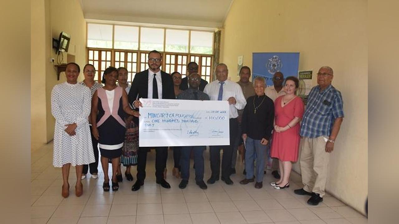 50th anniversary: Archbishop Makarios Foundation of Seychelles gives bursaries to 100 schoolchildren 50th anniversary: Archbishop Makarios Foundation of Seychelles gives bursaries to 100 schoolchildren