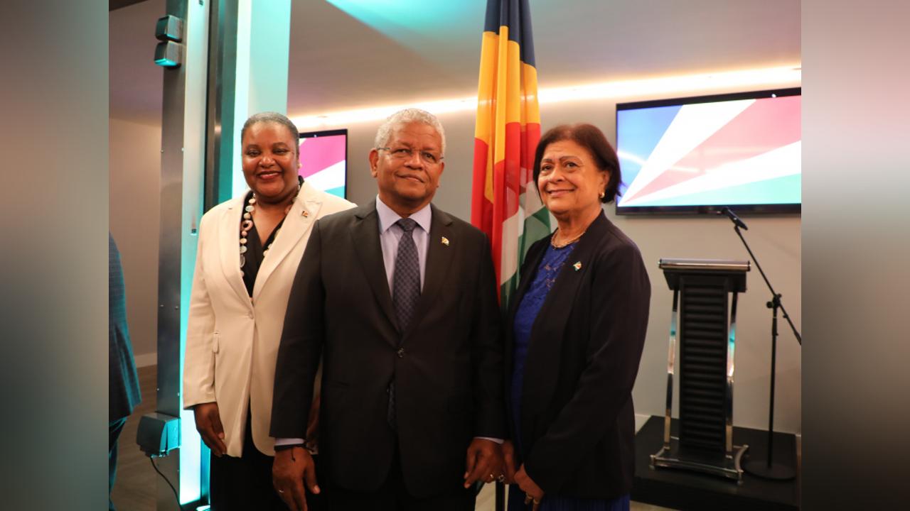 President Ramkalawan meets members of the Seychellois community in the UK President Ramkalawan meets members of the Seychellois community in the UK