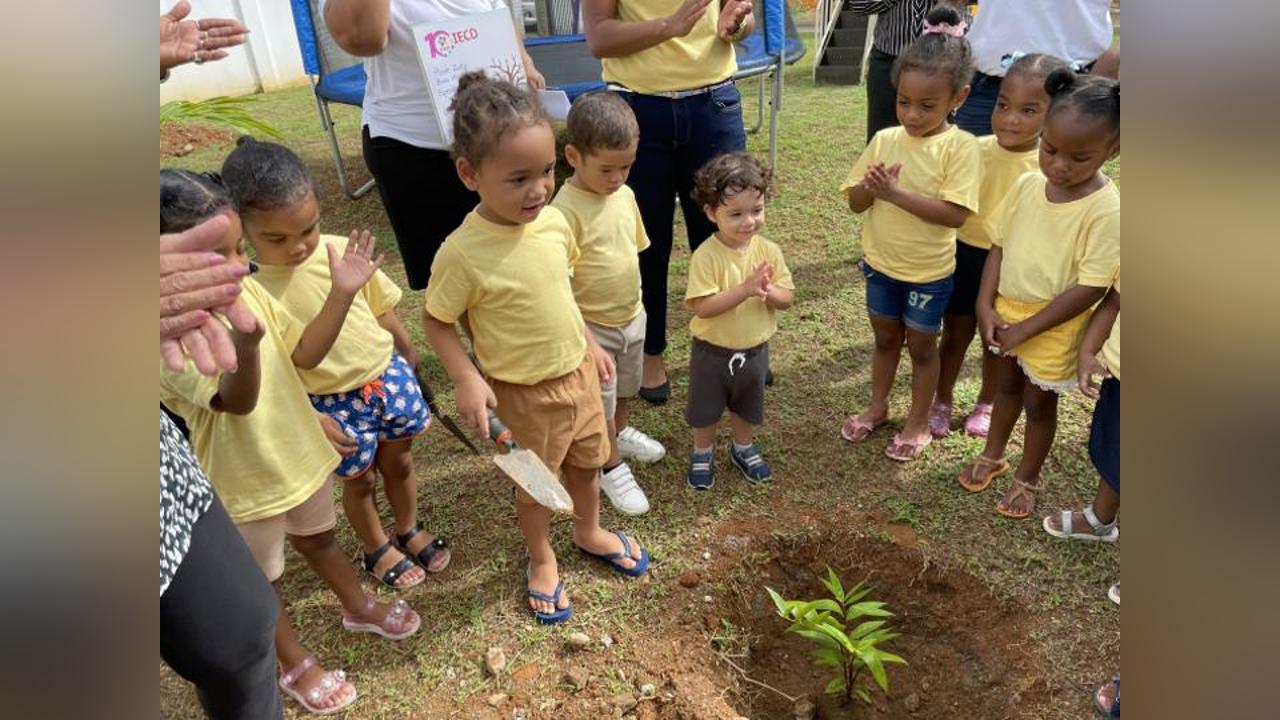 Engaging and nurturing young nature lovers Engaging and nurturing young nature lovers