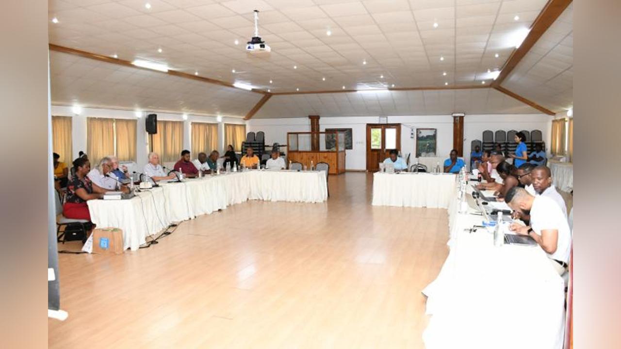 Mahé Plateau Line and Trap Fishery Co-Management Plan Mahé Plateau Line and Trap Fishery Co-Management Plan