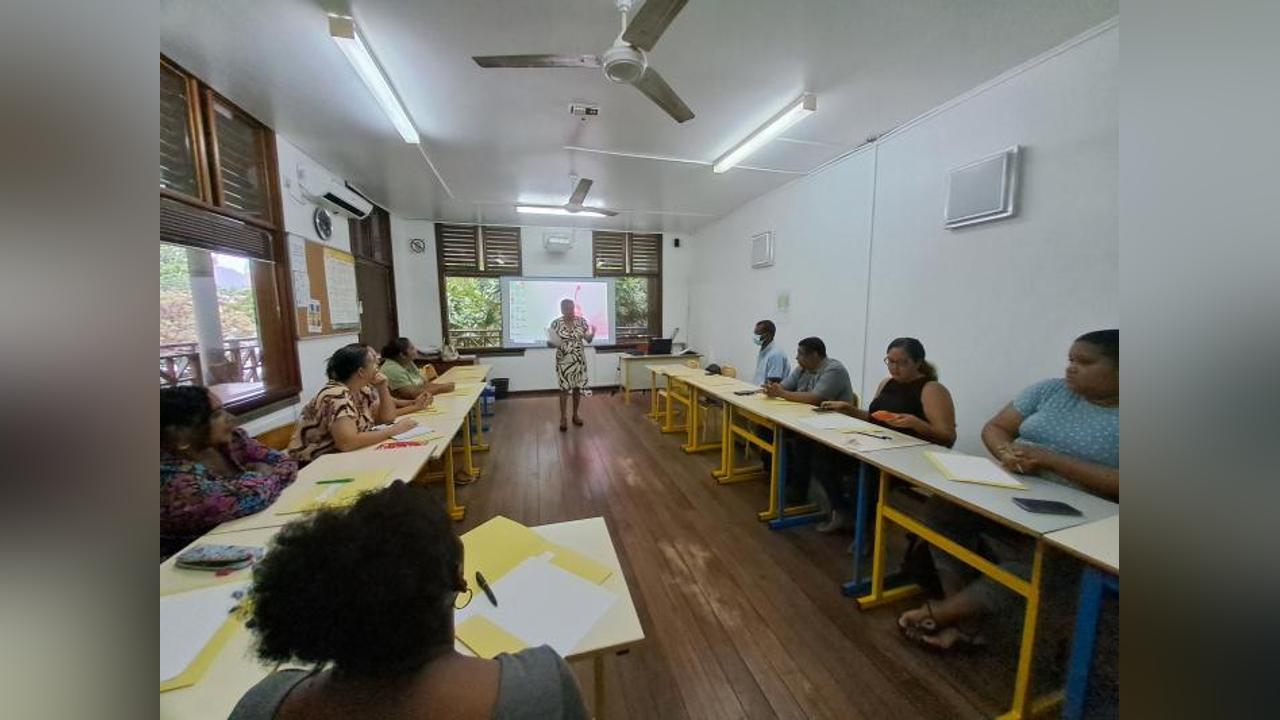 Course for DELF correctors / examiners Course for DELF correctors / examiners