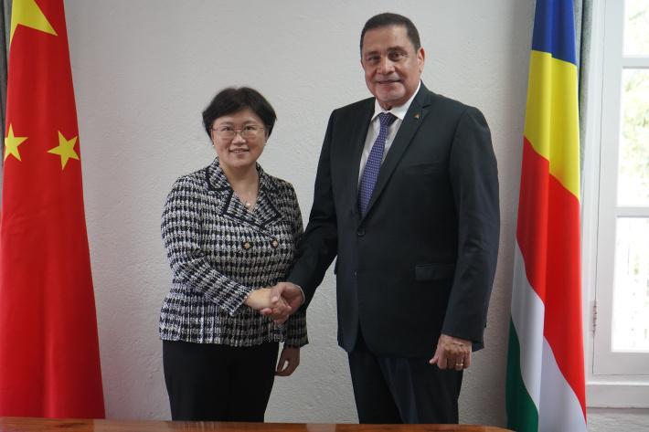 Ambassador-designate of China holds discussions with Seychelles Minister for Foreign Affairs and Tourism Ambassador-designate of China holds discussions with Seychelles Minister for Foreign Affairs and Tourism