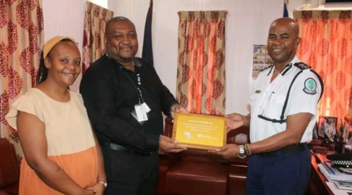 Seychelles Police Unit Wins ARINSA Award of Excellence Seychelles Police Unit Wins ARINSA Award of Excellence