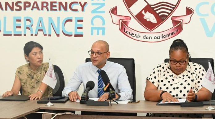 UniSey and Independent School sign two agreements UniSey and Independent School sign two agreements