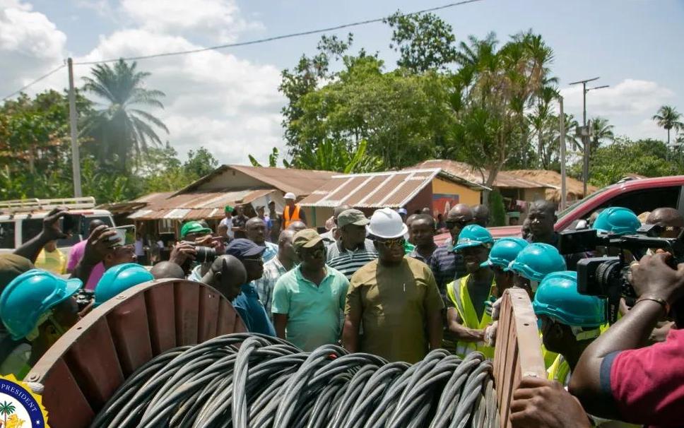 Sierra Leone’s President Julius Maada Bio Inspects Projects in Bonthe, Commends Ministries of Energy, Works and Water Resources Sierra Leone’s President Julius Maada Bio Inspects Projects in Bonthe, Commends Ministries of Energy, Works and Water Resources