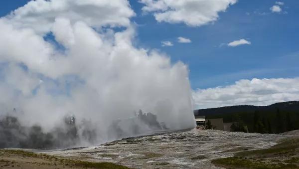 Largest Eruption in Yellowstone History Covered Area the Size of New Jersey in Volcanic Glass