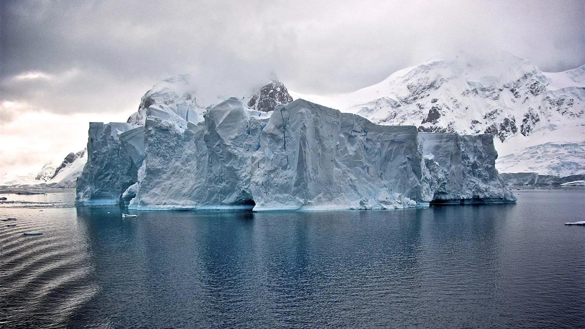 Vast Ancient Lake Found Hidden Deep Beneath Antarctic Ice