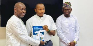 PSRU Presents Management and Functional Review Reports of Key EMBs to Chief Minister PSRU Presents Management and Functional Review Reports of Key EMBs to Chief Minister