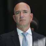 13 مليار دولار في 15 دقيقة تعيد بيزوس إلى صدارة أثرياء العالم