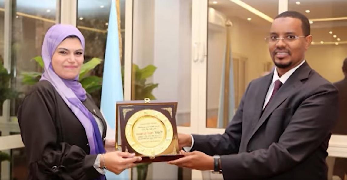 سفير الجمهورية بالقاهرة يستقبل رئـيـسة الادارة الـمـركـزيـة لـشـئـون الـطـلاب الـوافـديـن بوزارة الـتـعـلـيـم الـعـالـي سفير الجمهورية بالقاهرة يستقبل رئـيـسة الادارة الـمـركـزيـة لـشـئـون الـطـلاب الـوافـديـن بوزارة الـتـعـلـيـم الـعـالـي