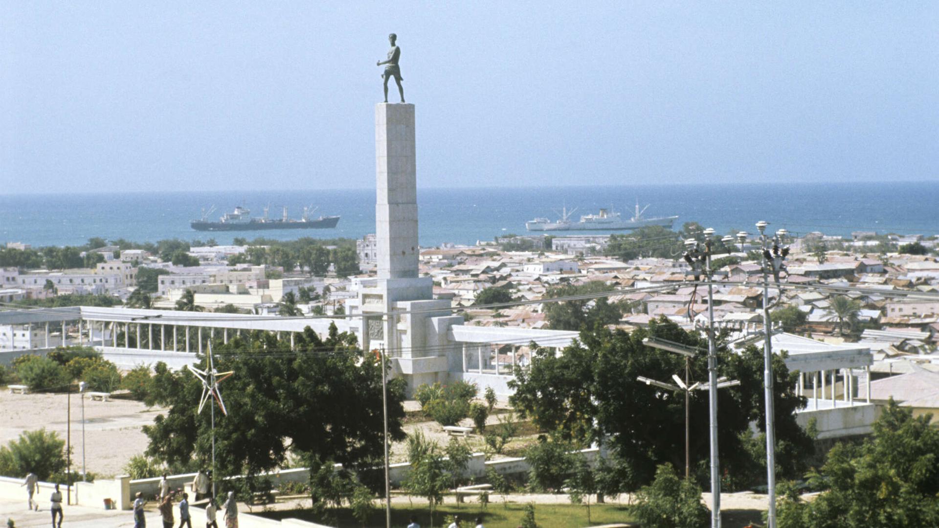الصومال يستعيد 97 مهاجرا غير قانوني من مواطنيه العالقين في ليبيا