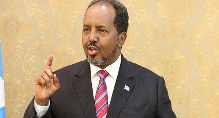 الرئيس السابق حسن شيخ يحذر القيادة الصومالية من تجاهل التحذيرات الدولية والدعوات إلى إجراء الانتخابات الرئيس السابق حسن شيخ يحذر القيادة الصومالية من تجاهل التحذيرات الدولية والدعوات إلى إجراء الانتخابات