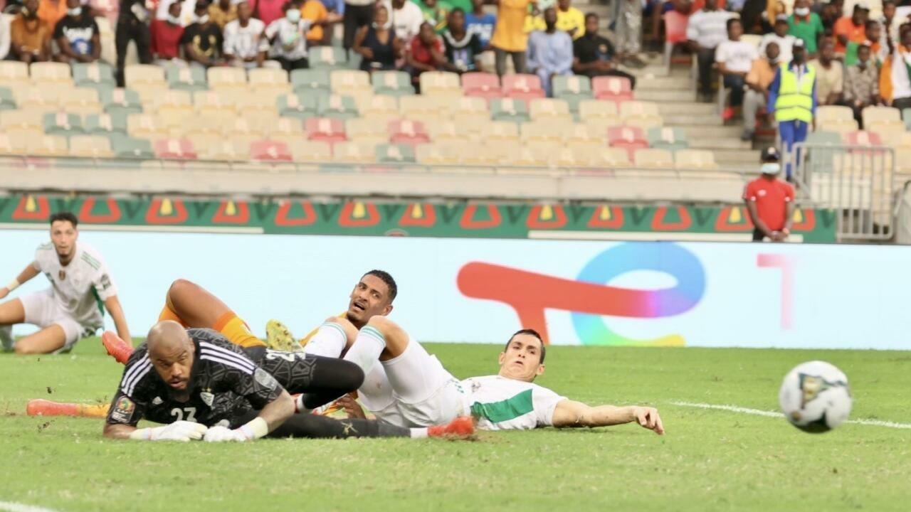 الجزائر حاملة اللقب تودع كأس الأمم الأفريقية 2022 من الدور الأول بعد خسارتها أمام ساحل العاج 3-1