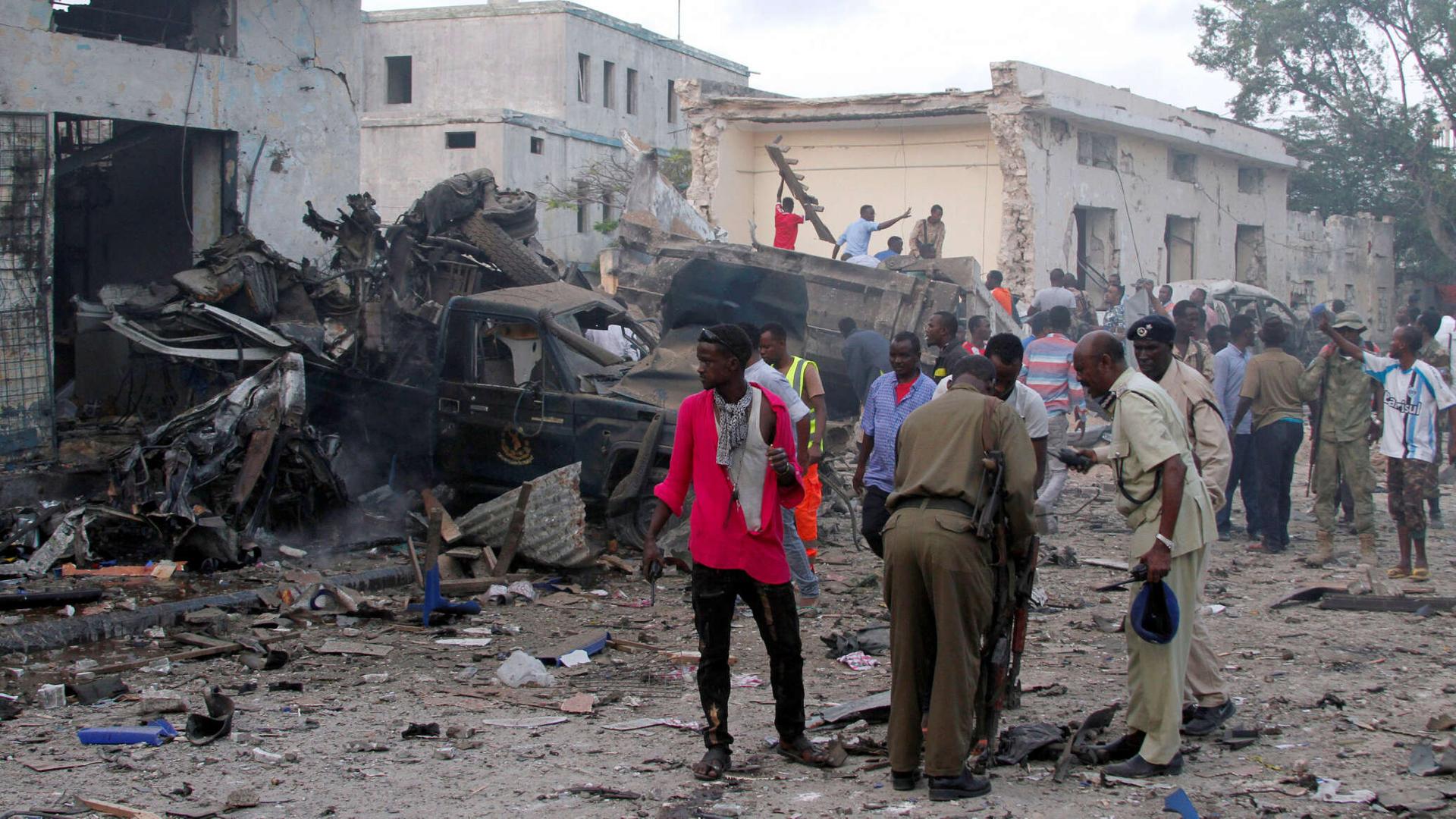 مقتل 3 وإصابة 10 آخرين على الأقل بهجوم مسلح على مطعم جنوبي الصومال