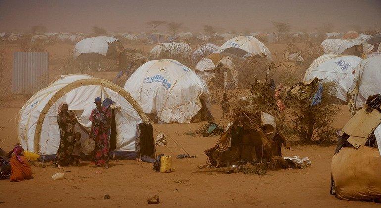 الدول المانحة تتعهد بتقديم 1.39 مليار دولار لمواجهة الجفاف في القرن الإفريقي الدول المانحة تتعهد بتقديم 1.39 مليار دولار لمواجهة الجفاف في القرن الإفريقي