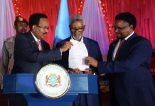 الصومال.. مقعد الرئاسة يشعل المنافسة بين فرماجو والمعارضة الصومال.. مقعد الرئاسة يشعل المنافسة بين فرماجو والمعارضة