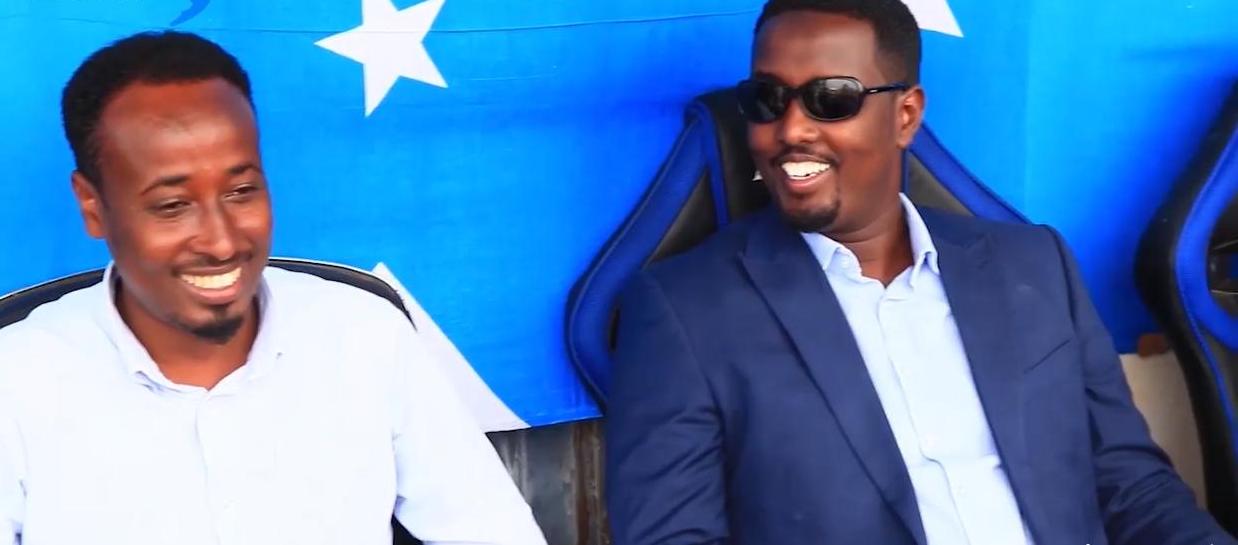 مسؤولون من ولاية غلمدغ يصلون مدينة جلينسور مسؤولون من ولاية غلمدغ يصلون مدينة جلينسور