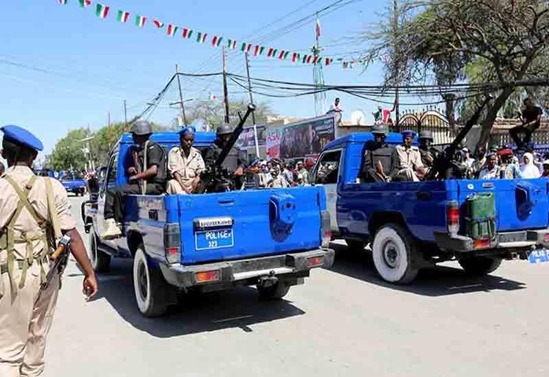 إنتشار مكثف للشرطة في هرجيسا وسط دعوات لمظاهرات شعبية من قبل أحزاب المعارضة إنتشار مكثف للشرطة في هرجيسا وسط دعوات لمظاهرات شعبية من قبل أحزاب المعارضة