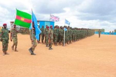 اختتام تدريب وحدات من الجيش الصومالي بالمركز البريطاني في بيدوا (صور)