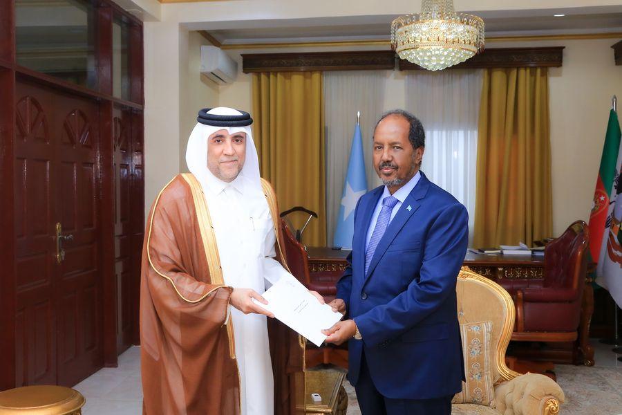 رئيس الجمهورية يتلقى دعوة رسمية من أمير دولة قطر الشقيقة