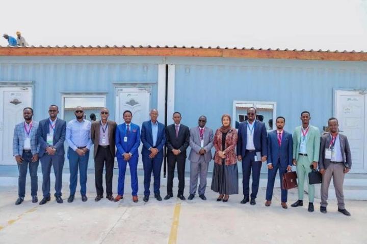 وزيرة البيئة والتغير المناخي تشارك في اجتماع للموافقة على مشروع الزراعة التكييفية وإعادة تأهيل المراعي وزيرة البيئة والتغير المناخي تشارك في اجتماع للموافقة على مشروع الزراعة التكييفية وإعادة تأهيل المراعي