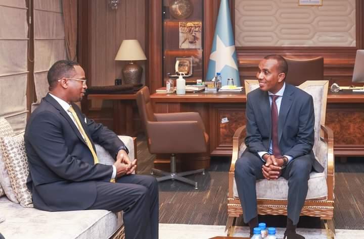 رئيس الوزراء يستقبل السفير الإيثوبي رئيس الوزراء يستقبل السفير الإيثوبي