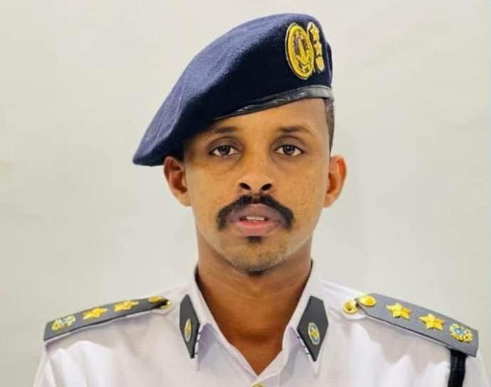 الرئيس حسن شيخ يعين قائدا جديدا للبحرية وخفر السواحل الرئيس حسن شيخ يعين قائدا جديدا للبحرية وخفر السواحل